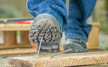 What are the product features of multifunctional labor protection shoes?